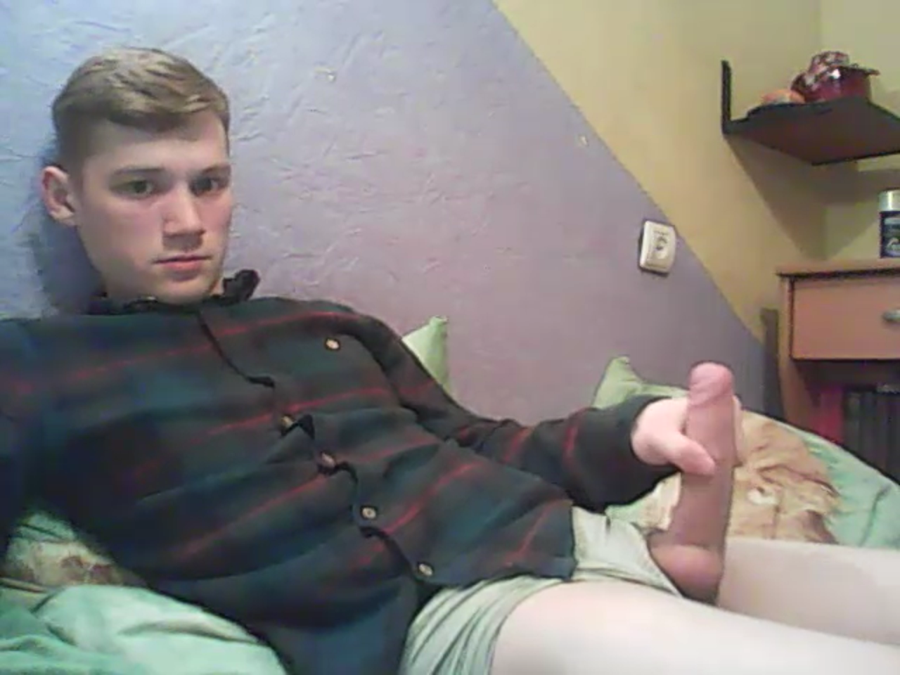 Blond Teen Boy Masturbates on Web-Cam